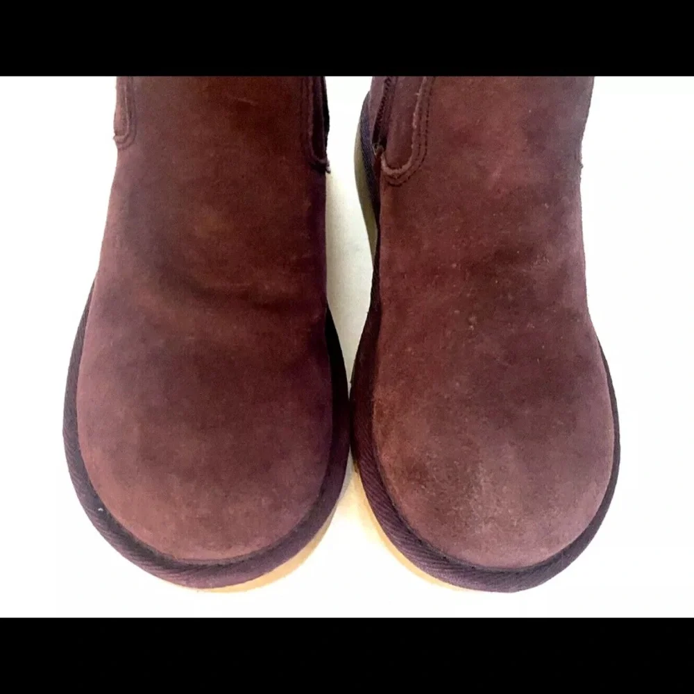 UGG *AUSTRALIA* Embroidered Floral Tall Boots‎ Purple Eggplant SZ 5 Juliette Zip